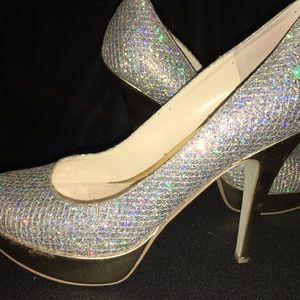 Enzo Angiolini Smiles Women's Silver Metallic Plat